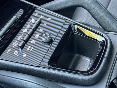 New 2026 Porsche Cayenne AWD/4WD image 26