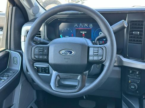 New 2026 Ford F250 XLT w/ XLT Premium Package AWD/4WD image 6
