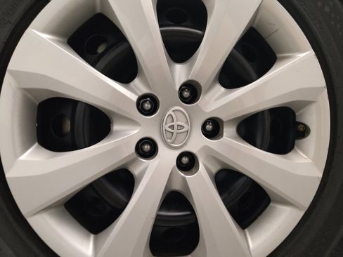 Used 2024 Toyota Corolla LE FWD image 31
