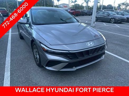 Used 2024 Hyundai Elantra SEL FWD image 3
