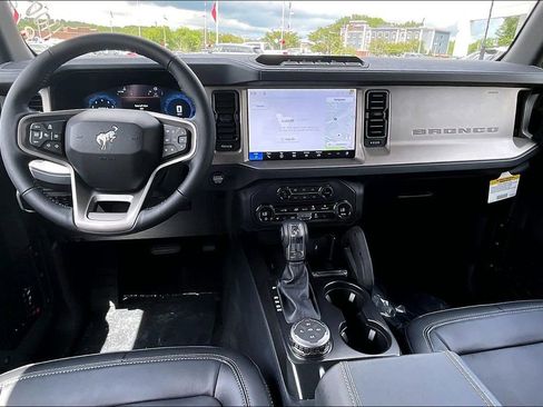 New 2026 Ford Bronco Outer Banks w/ Sasquatch Package AWD/4WD image 5