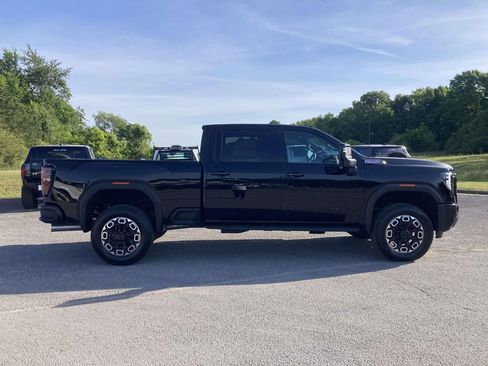New 2026 GMC Sierra 3500 AT4 w/ LPO, Black Badging Package AWD/4WD image 2