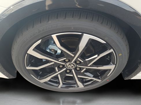 New 2026 Toyota Prius Plug-In Hybrid FWD image 30