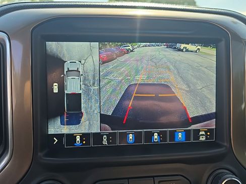 Used 2022 Chevrolet Silverado 2500 High Country w/ Z71 Off-Road Package image 24