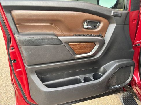 Used 2017 Nissan Titan Platinum Reserve image 21