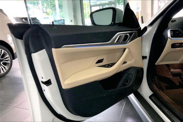 Certified 2023 BMW i4 eDrive35 RWD image 10
