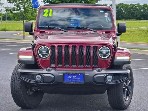 Used 2021 Jeep Wrangler Unlimited Sahara AWD/4WD image 3