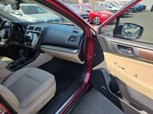 Used 2019 Subaru Outback 2.5i Limited AWD/4WD image 10