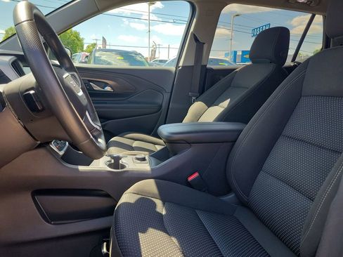 Used 2024 GMC Terrain SLE AWD/4WD image 16