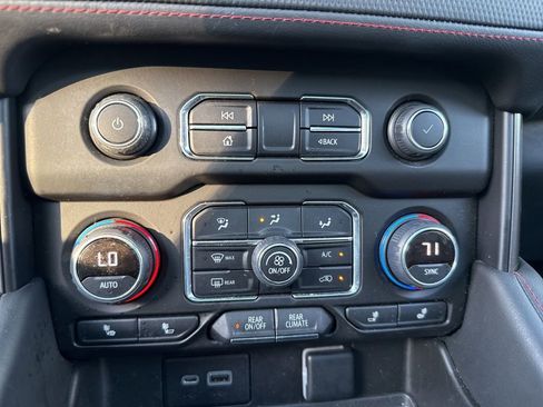 Used 2022 Chevrolet Suburban RST w/ Sport Performance Package image 41