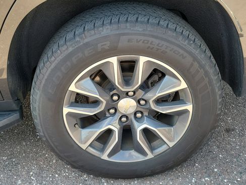 Used 2021 Chevrolet Tahoe LT w/ LT Signature Package RWD image 5