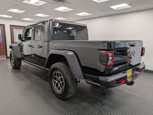 Used 2024 Jeep Gladiator Rubicon w/ Convenience Group image 6