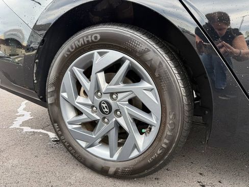 Used 2024 Hyundai Elantra SEL FWD image 30