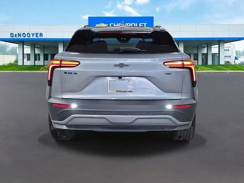 New 2025 Chevrolet Blazer EV LT image 9