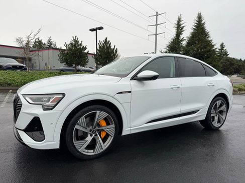 Used 2022 Audi e-tron Prestige w/ Prestige Package image 5