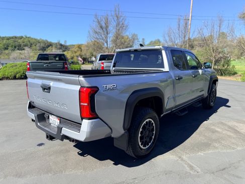 Used 2025 Toyota Tacoma TRD Off-Road image 6