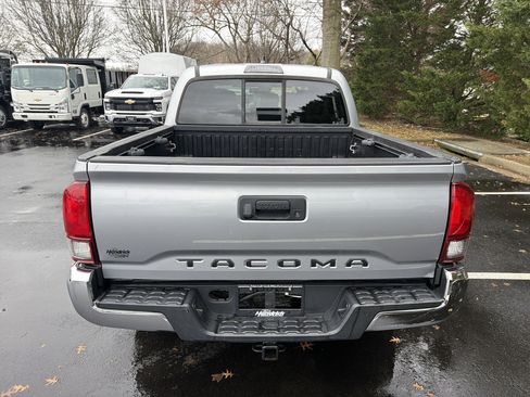 Used 2019 Toyota Tacoma SR5 image 9