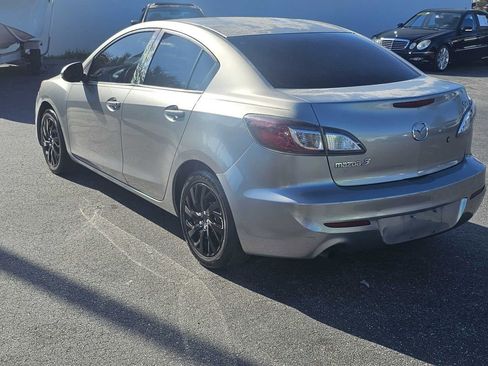 Used 2013 MAZDA MAZDA3 i SV image 3