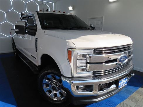 Used 2019 Ford F250 Lariat w/ Lariat Ultimate Package AWD/4WD image 5