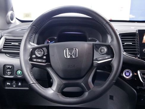 Certified 2022 Honda Pilot Touring image 17