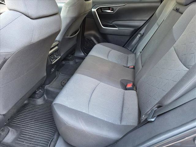 Used 2022 Toyota RAV4 XLE w/ Convenience Package FWD image 12
