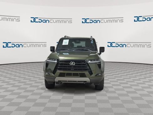 Used 2024 Lexus GX 550 AWD/4WD image 3