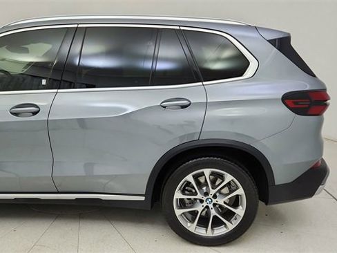 Used 2026 BMW X5 sDrive40i image 10