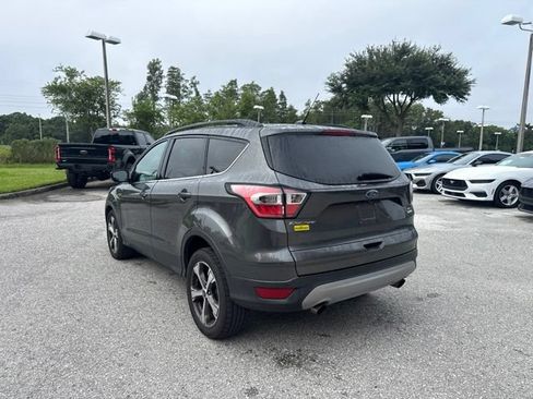 Used 2017 Ford Escape SE w/ SE Leather Comfort Package FWD image 4