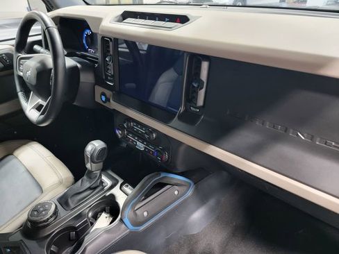 Used 2023 Ford Bronco Wildtrak AWD/4WD image 14