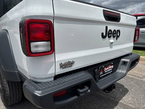 Used 2024 Jeep Gladiator Sport AWD/4WD image 42