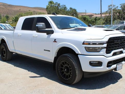 Used 2026 RAM 2500 Limited AWD/4WD image 3