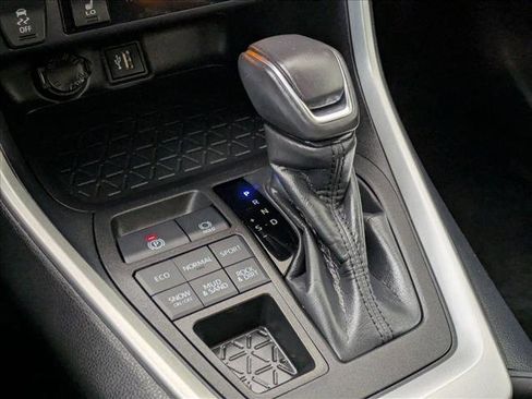 Used 2023 Toyota RAV4 XLE Premium image 12