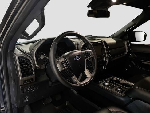 Used 2021 Ford Expedition XLT image 9