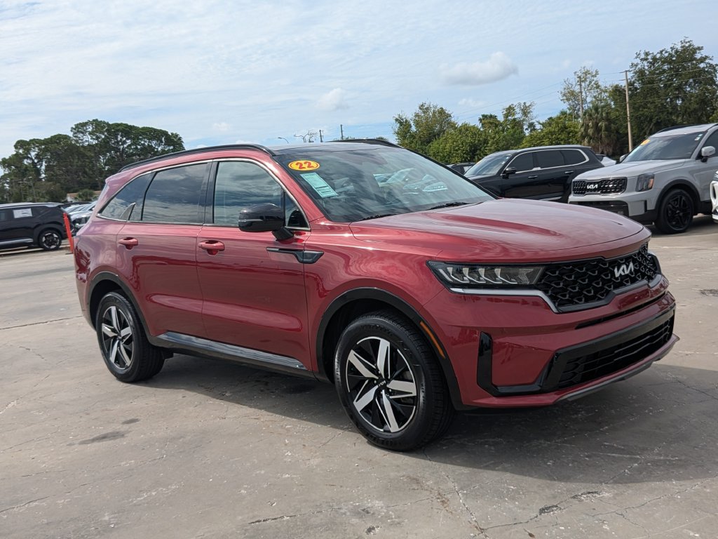 Used 2022 Kia Sorento S w/ Panoramic Sunroof Package FWD image 2