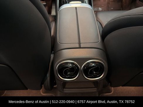 Used 2023 Mercedes-Benz GLC 300 4MATIC image 24