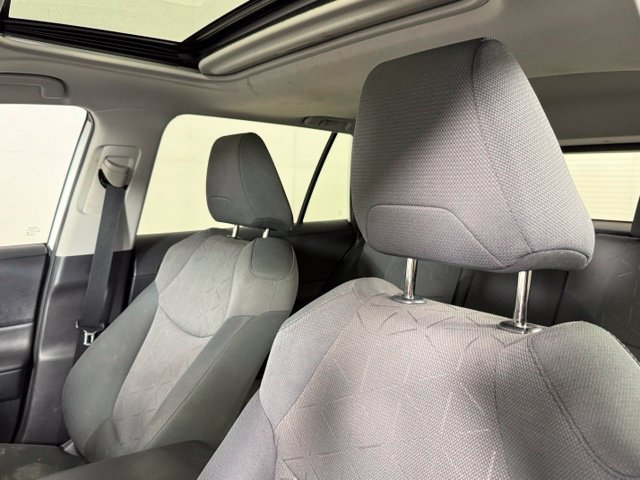 Used 2019 Toyota RAV4 XLE FWD image 15