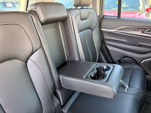 Used 2023 Jeep Grand Cherokee 4WD 4xe image 41