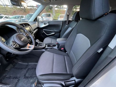 Used 2025 Kia Soul LX w/ LX Technology Package image 27