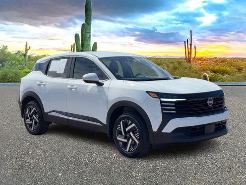 Certified 2025 Nissan Kicks SV image 7