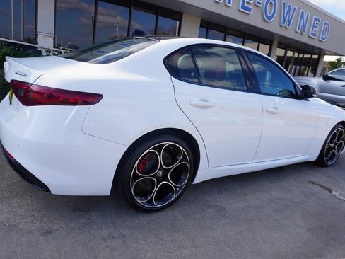Used 2022 Alfa Romeo Giulia Veloce image 6