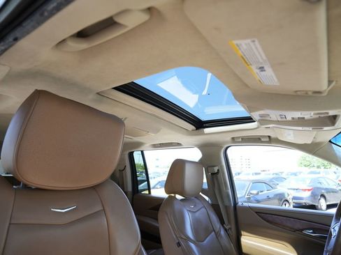 Used 2015 Cadillac Escalade ESV Platinum AWD/4WD image 30