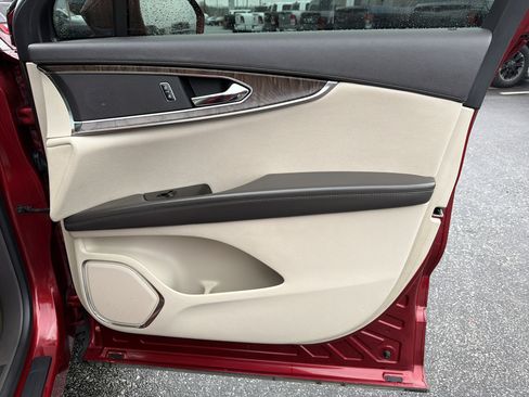 Used 2016 Lincoln MKX Select w/ Select Plus Package image 15