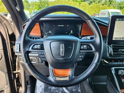 Used 2019 Lincoln Navigator L Select AWD/4WD image 30