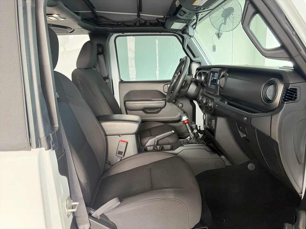 Used 2023 Jeep Wrangler Sport AWD/4WD image 25