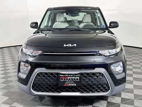 Used 2022 Kia Soul S FWD image 2