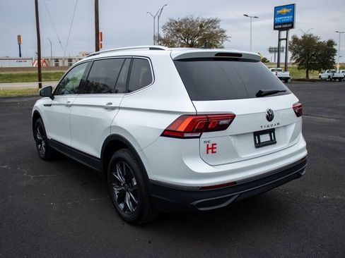 Used 2023 Volkswagen Tiguan SE image 5