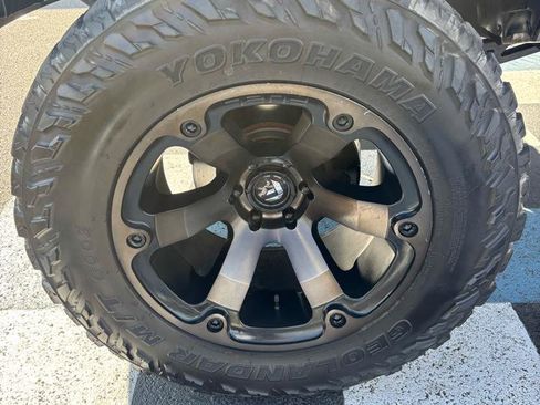 Used 2013 GMC Sierra 1500 SLE w/ Power Tech Package AWD/4WD image 32