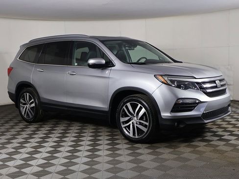 Used 2018 Honda Pilot Elite image 2