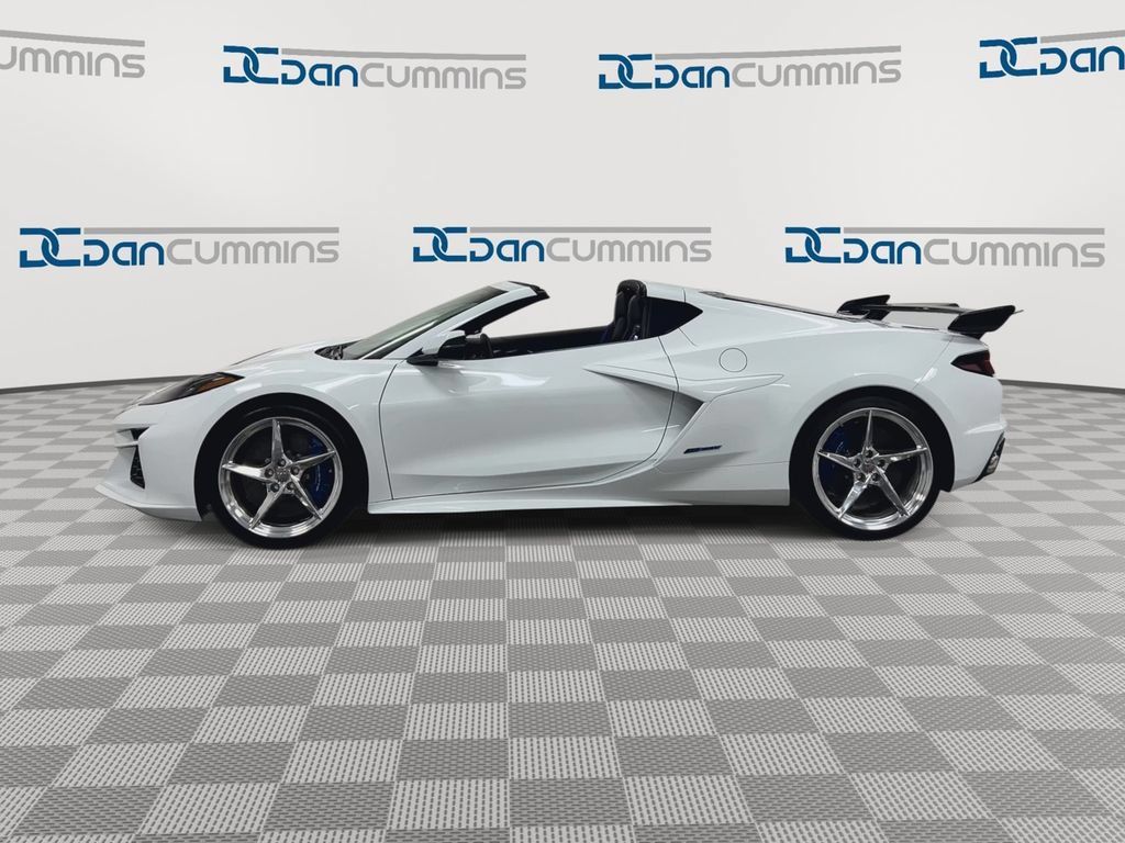 New 2026 Chevrolet Corvette E-Ray w/ Stealth Interior Trim Package AWD/4WD image 5