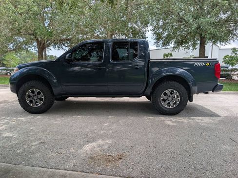 Used 2017 Nissan Frontier PRO-4X AWD/4WD image 4